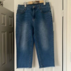 Cropped blue jeans from Amazon. Brand new never been worn size 12.